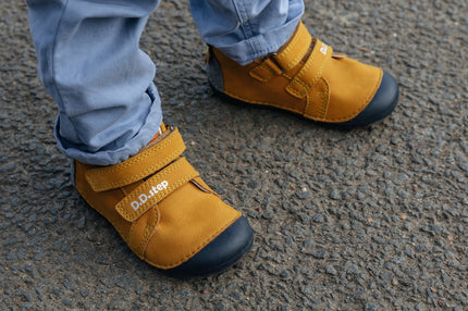 How to Buy Kids Shoes Online: A 2026 Guide to Styles, Sizes & Brands