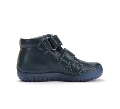 d.d.step boy leather shoes (a050-52497m) shoes uk close up of material and stitching details