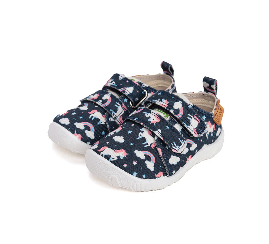 d.d.step girls barefoot/ water-repellence/canvas (c086-52832) shoes uk close up of material and stitching details