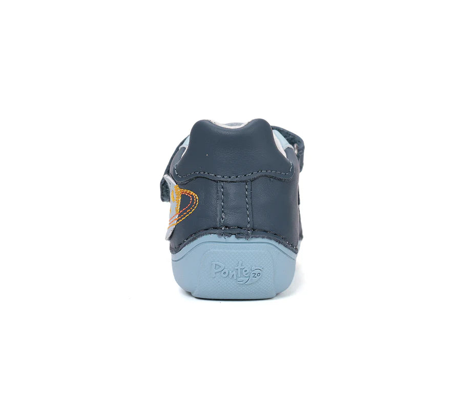 ponte20 boy supinated leather shoes (da03-6-1716a) shoes uk close up of material and stitching details