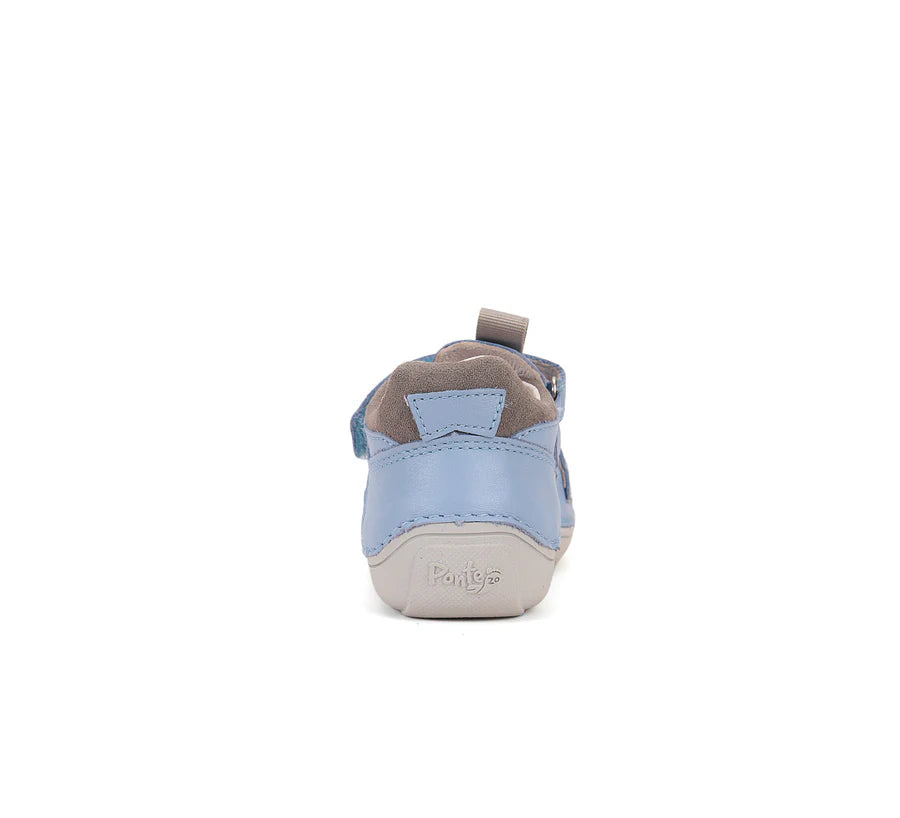 kids sandals foot alignment support close up
