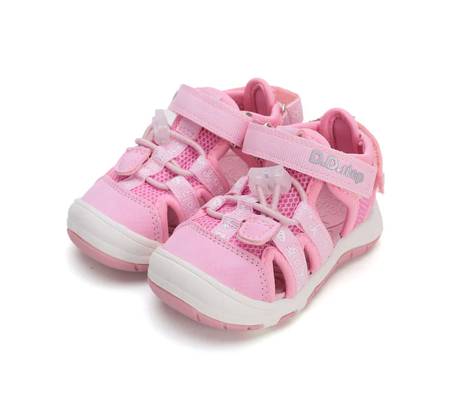 Lightweight D.D.Step toddler sandals with breathable design for summer wear