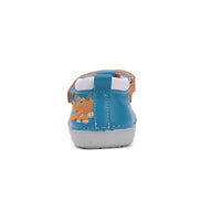 d.d.step boy leather open shoes (h066-51978b) shoes uk close up of material and stitching details