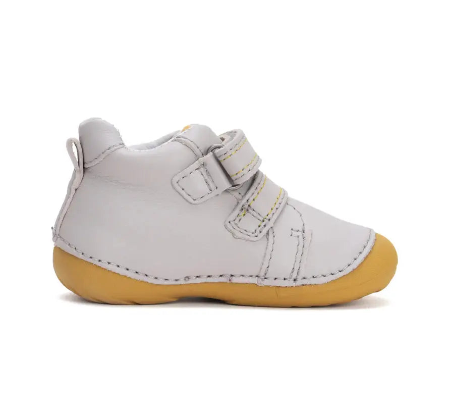 d.d.step little boy first step shoes (s015-51897a) shoes uk side view highlighting sole flexibility and shape