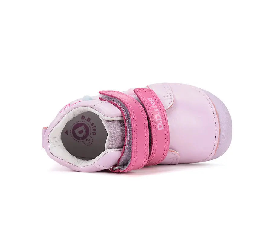 d.d.step little girl first step shoes (s015-61267) shoes uk close up of material and stitching details