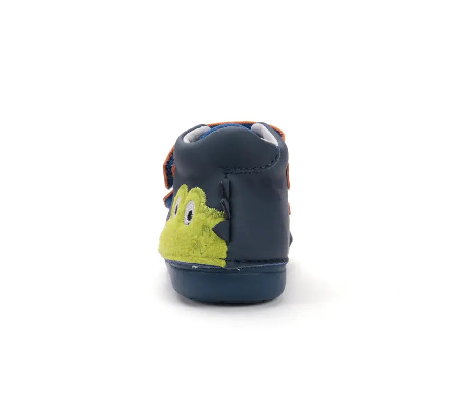 d.d.step first step leather boy shoes (s066-52509a) shoes uk side view highlighting sole flexibility and shape