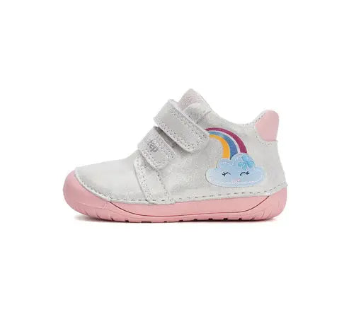 Side profile of flexible toddler barefoot shoes with natural foot shape