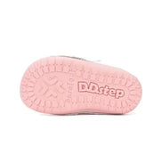 Girls toddler shoes with secure fastening and flexible sole