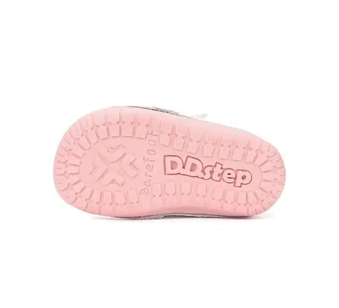 Girls toddler shoes with secure fastening and flexible sole