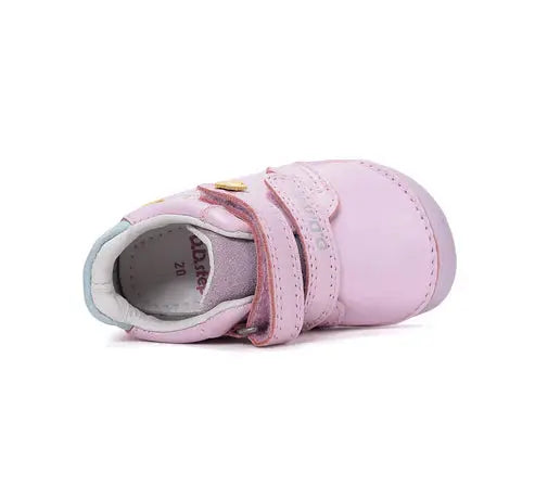 d.d.step bird girl barefoot leather shoes (s070-61646a) shoes uk close up of material and stitching details