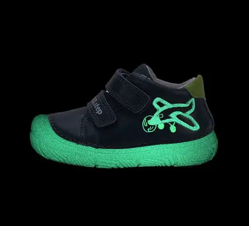oddler first walking shoes soft leather flexible sole boys D.D.Step