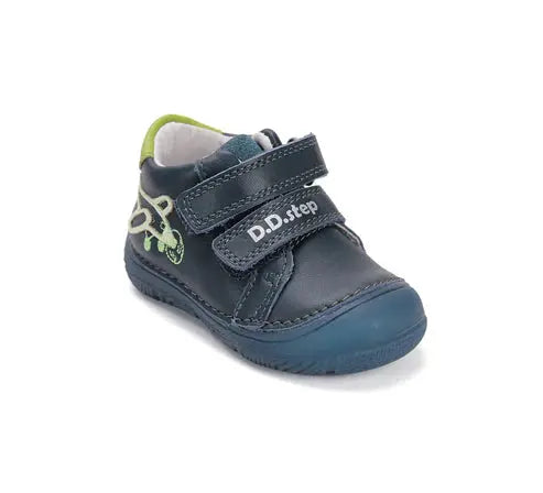 Soft leather toddler shoes breathable material close up