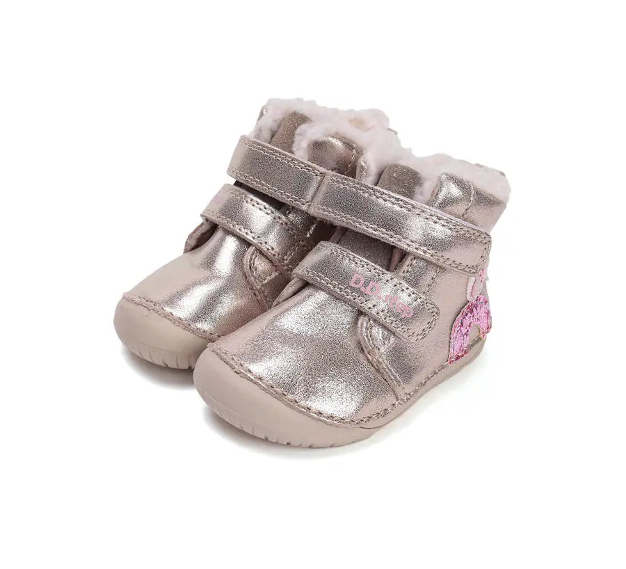 d.d.step little girl barefoot padded ankle boots (w070-52624a) boots uk product image showing details