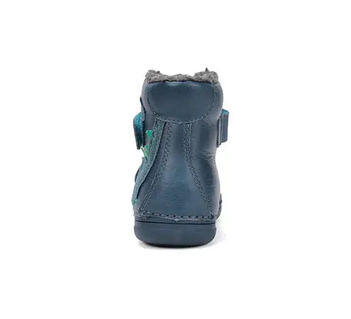 d.d.step boy winter boots boots uk side view highlighting sole flexibility and shape