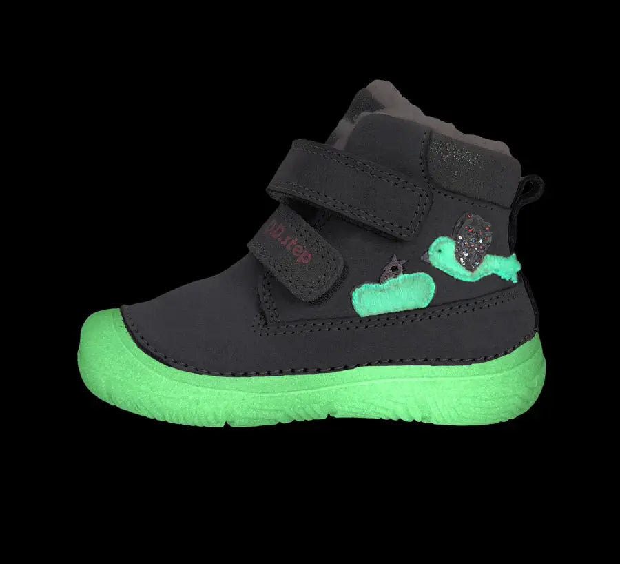 d.d.step little girl padded ankle boots (w082-52314b) boots uk side view highlighting sole flexibility and shape