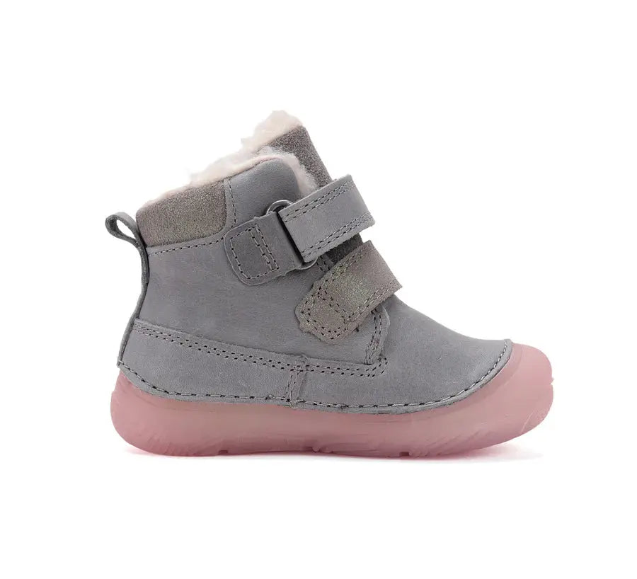 d.d.step little girl padded ankle boots (w082-52314b) boots uk close up of material and stitching details